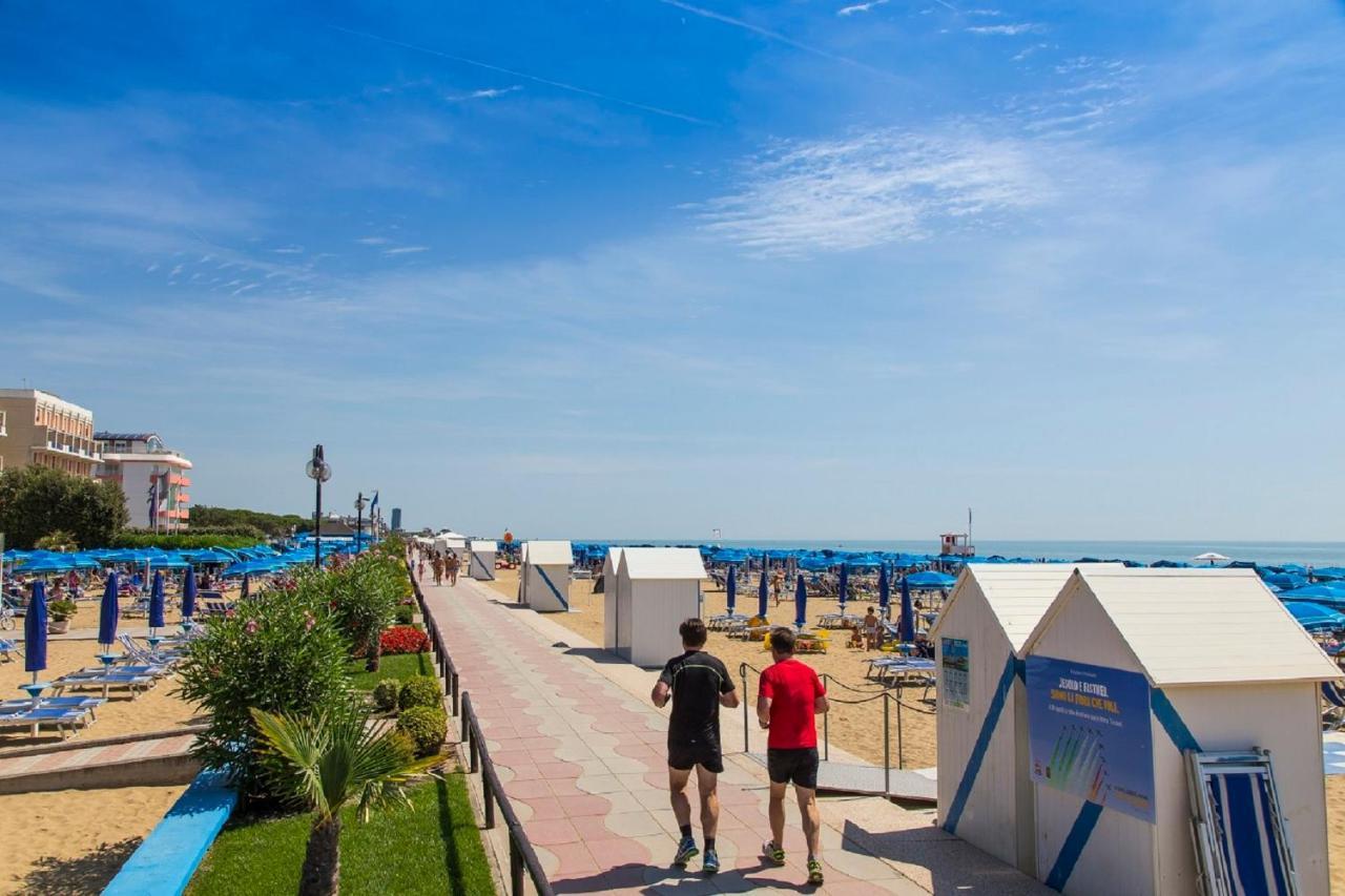 Apollo Appartement Lido di Jesolo Buitenkant foto